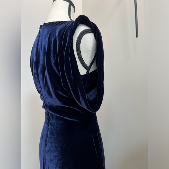 Vintage Alexander McQueen velvet Gown from 2007 collection - Picture 5 of 13